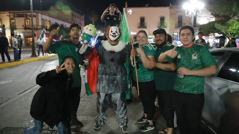 Afición duranguense celebra triunfo de México VS Ecuador